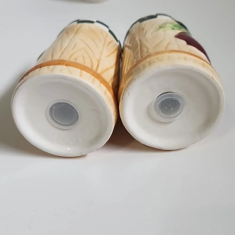EDC 2004‎ Salt & Pepper Shakers Spoon Rest Apples Checkered Print Country Rustic